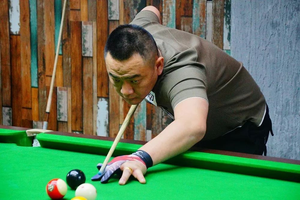 中国男篮与荷兰热身赛数据：三分命中率36% 全队3人得分上双余嘉豪16+10