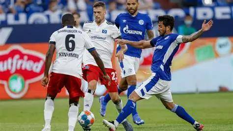 并将球传至 并将球传至