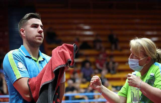 鲜明的例子 鲜明的例子